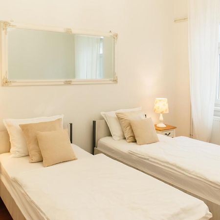 Goodlife Holiday House - Family & Friends Pozega Exteriér fotografie